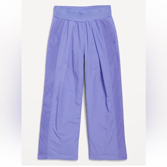 Old Navy Daydream High-Waisted Crinkle Wide-Leg Pants - Picture 4 of 9